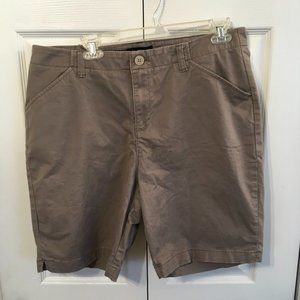 Women's Lee Mid Rise Walk Shorts